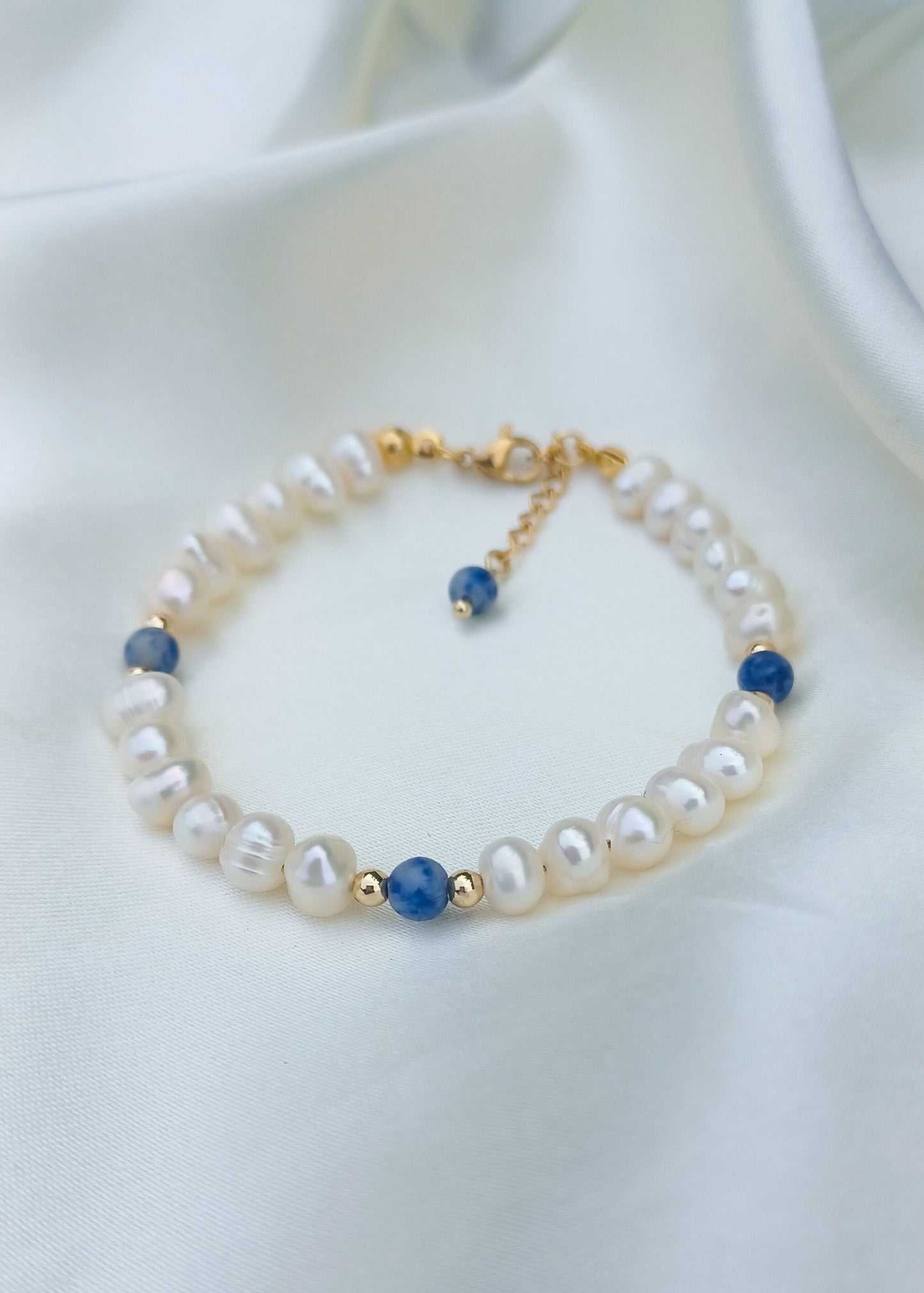 Crème | Sodaliet en parel | Armband